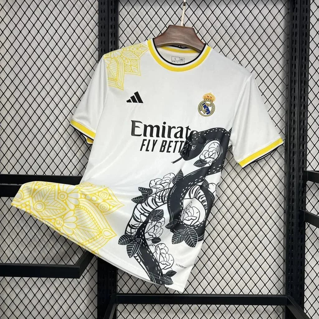 Maillot Real Madrid foot concept 2024 2025 #2